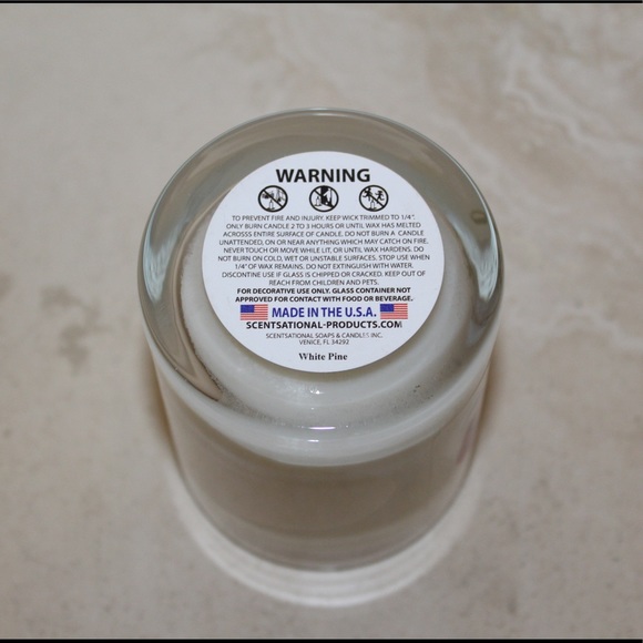 Mr. and Mrs. Christmas candle (NWT) - Picture 6 of 6